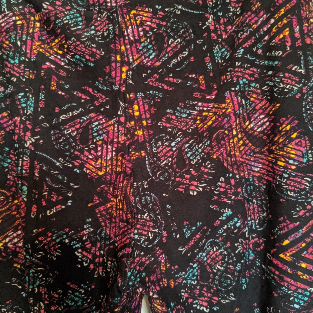 Lularoe TC Geometric/Paisley Leggings